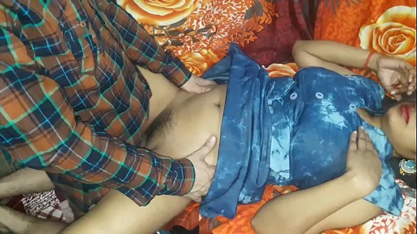 स्कूल गर्ल का सेक्स कैमरे पर दोस्त के साथ