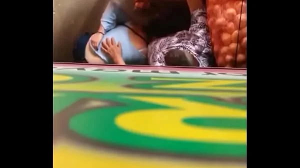 Esse homem foi flagrado sendo a. por essas mulheres no Ceará, reparem oq elas fazem com esse pobre coitado. Isso não pode ficar assim!