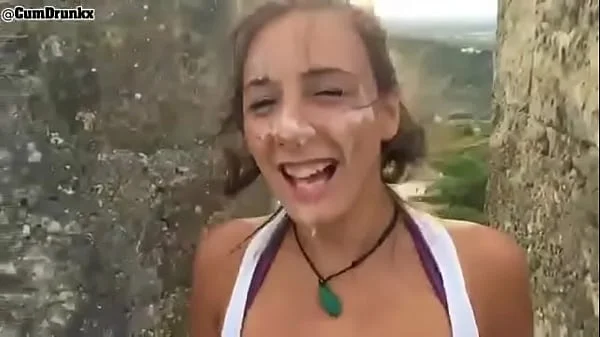 Corrida de crema en toda su cara