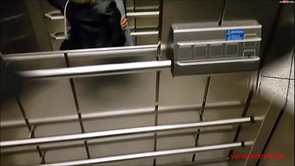 Im Aufzug gevoegelt- versautetreffs. de