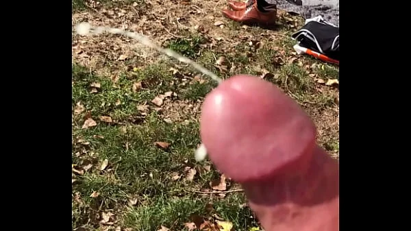 Buiten in openbaar masturberen met publiek