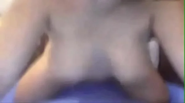 بتسمع سكس يقلعها ويركبها زبره ويستمتع معاها نار