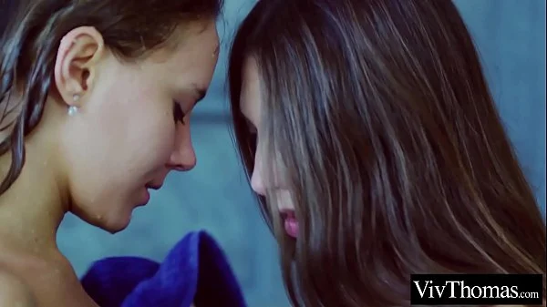 Skinny fashion model lesbians scissoring to orgasm