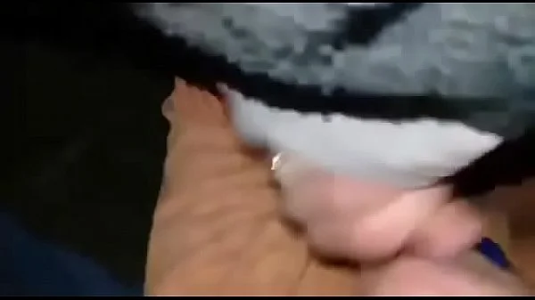 Sacandole la virginidad a mi amigo