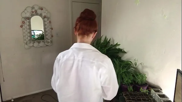 Under Poison Ivy's Spell