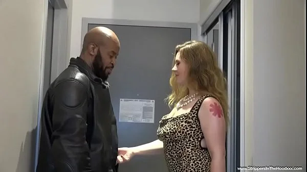 StrippersInTheHoodxxx.com bring back the gorgeous Southern Belle Dani Arcadia for some anal action