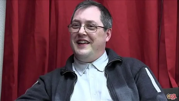 La tetona y su fan más vicioso