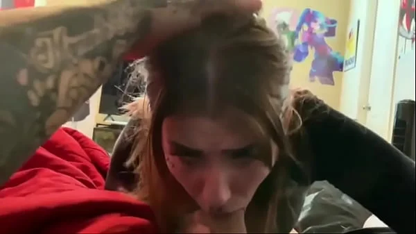 Excitante chica tatuada con una hermosa vagina