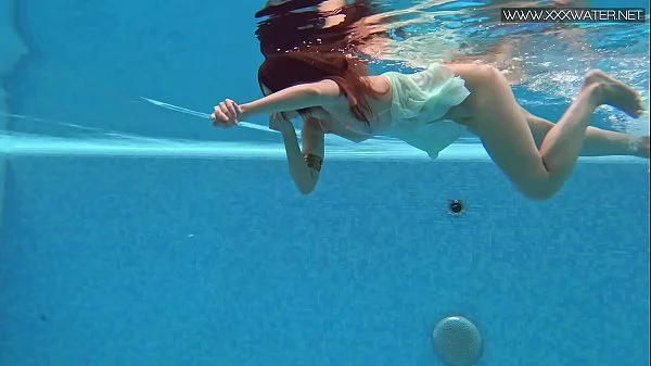 Lizi Vogue Underwater Porn