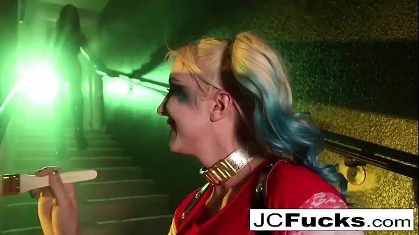 Poison Ivy sticks a bat up Harley's ass!