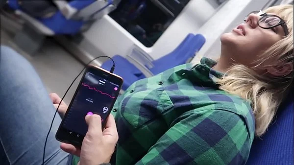 REMOTE CONTROL MY ORGASM IN THE TRAIN