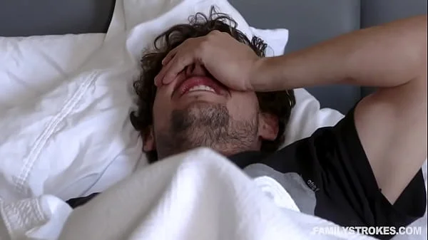 stepMOM reads magazine while HORNY stepSON fucks her- Crystal Rush