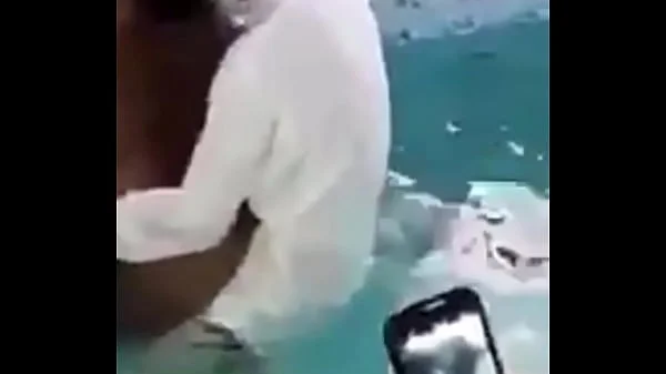 Pastor suck and fuck in a pool