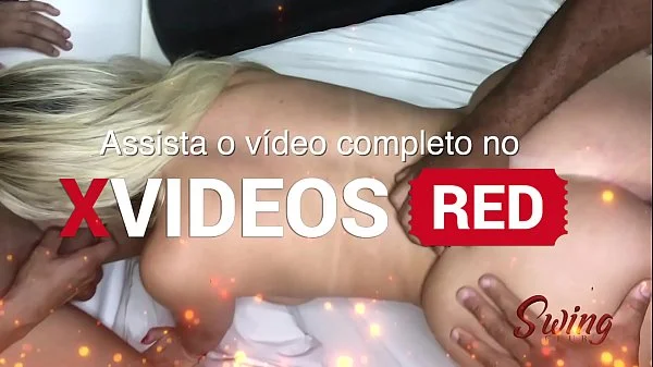 Mirella Mansur faz festinha com Leo Ogro, Will Mastro e mais um amigo.