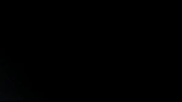 Mi novia lo chupa rico antes de meteselo por el culo