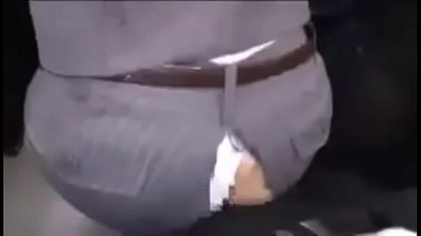 Japonesa com terno, sendo fodida no ônibus