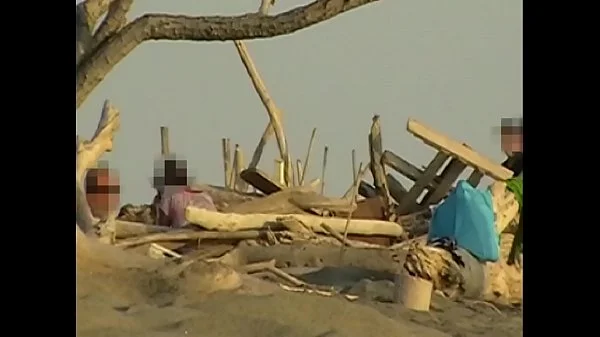 Girlfriend sucks my cock on the public beach in front of many strangers - MissCreamy