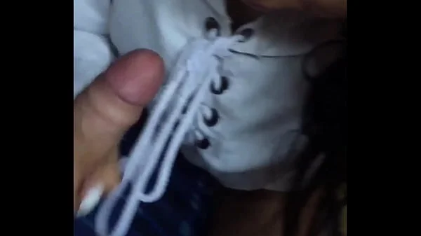 Tocando a mi hermanastra mientras juega parchis en su habitación