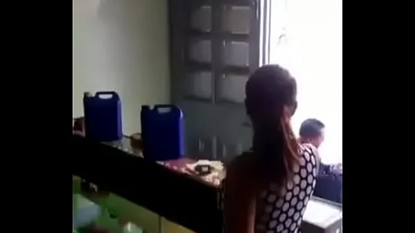 mamada rapida detras del mostrador