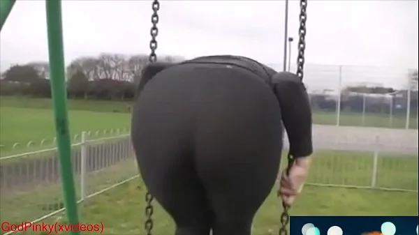 Mature milf walk with big ass leggings in park