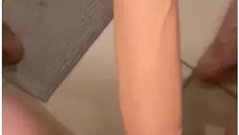 Im Taking A 20cm Cock In My Pussy!