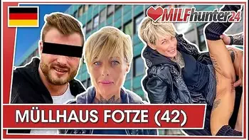 Lets Skinny Vicky Hundt Suck His Dick Before The Fucking