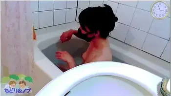 [from Fc2 Live] Amateur Beauty Ol Has Been Live-streamed From The Bath At Home