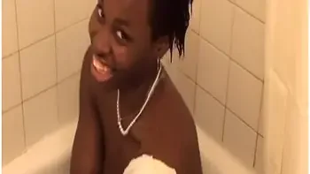 Sexy Solo Ebony Teen 18+ Pats Her Pussy