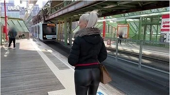 Lara Cumkitten - Fickdate Public In Der Schwebebahn Klar Gemacht Fur Nen Facial Nehm Ich Jeden Mit Nach Hause