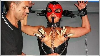 Fetish Sex With Masked Muscle Milf