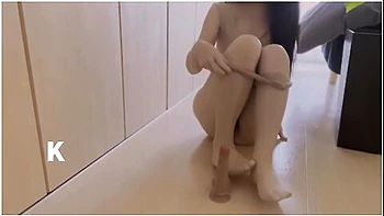 A Perverted Mature Woman With No Underwear And No Bra Urinated After Dildo Masturbation And Played W