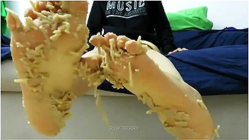 Spaghetti Pasta Italian Foot Food Crushing Fetish