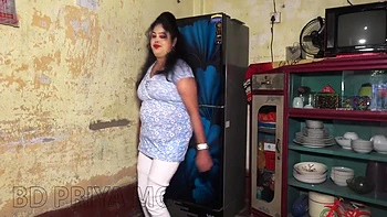 Hot Model Girl Video 3 - Sexy Dancing