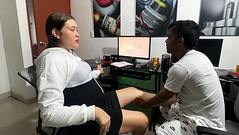 I See My Pregnant Stepsister Stressed About Her Work And I Massage Her Until She Gets Horny, I End Up Putting My Hard Cock In Her