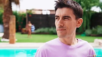 Wet Sneaky Blowjob With Sapphire Astrea And Jordi Big Cock