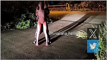 Shooting While Illuminating With A Light You Can See The Shadow From A Distance [outdoor Exposure] Continue To The Fan Site!