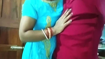 Naina Bhabhi Hot Sex With Boyfriend On