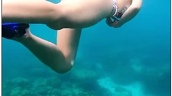 Horny Girl With A Perfect Body Swimming Naked At Open Sea In Caribe