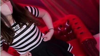 A Married Woman Squirts Profusely In An Sm Room