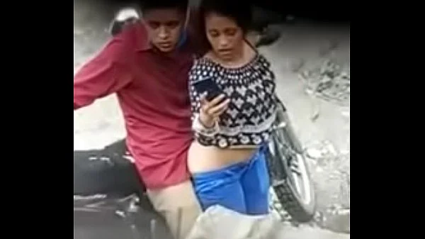 A Escondidas En Una Moto