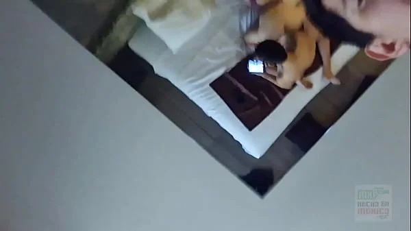 La primera vez que se la meto por el ano a una hotwife y o dios mio eso es disfrutar, orgasmo anal. Porfavor Hazmelo por el culito, Isis MILF amateur mexicana.