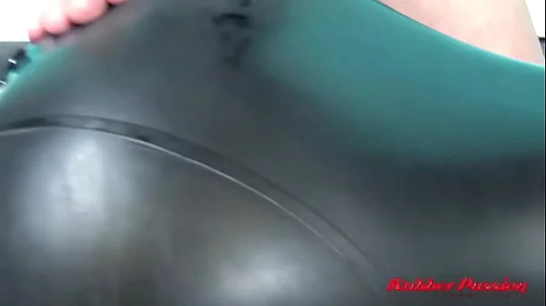 LatexRubberVideos003963