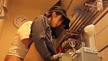 [hunbl-077] This Fresh Face Assistant Director Was A Super Cute And Timid, So I Sexually Teased Her 2