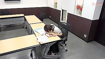 [gns-037] Fearless! Bento Delivery By Office Lady Targeted Day And Night Scene 14