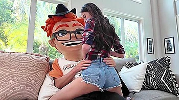 Blowjob Sophie Tyler Prepares Porn Dude For A Hoedown Close