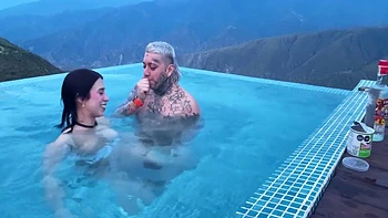 Tinder Date Ends In Outdoor Sex With Chicamocha Cannon In The Background