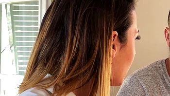 Vittoria is struggling to wait... - Jacquie et Michel TV