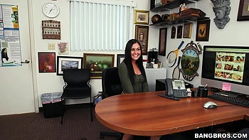 Brittany Shae Shows Us What She’s Got