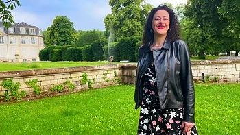 Kira, 32, rushes without pressure towards more hard... - Jacquie et Michel TV