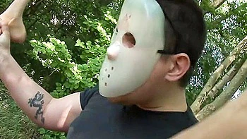 Mulher Fode No Meio Da Mata Com Homem Desconhecido Mascarado